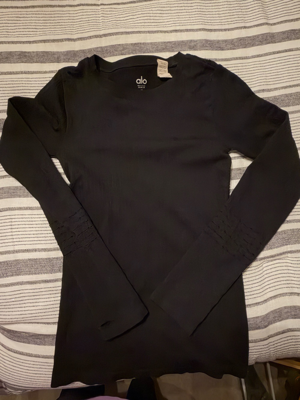 ALO Yoga Black Long-Sleeve Crewneck Knit Top with Wrist Detail